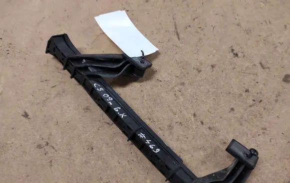 Citroen C5 Rear door windshield rail 9657286680