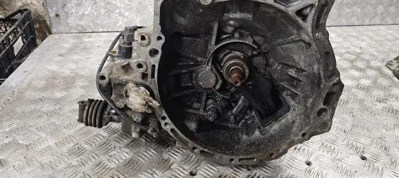 Mazda 323 F Manual 5 speed gearbox F5D2