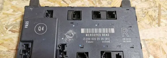 Mercedes-Benz CLK A209 C209 Door control unit/module 2098202026 A2098202026
