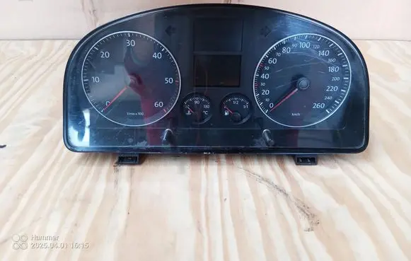 Volkswagen Touran I Speedometer (instrument cluster) 1T0920850C