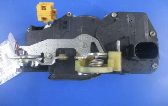 Cadillac SRX Front door lock