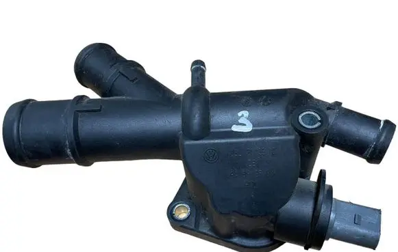Volkswagen PASSAT B6 Engine coolant pipe/hose 03L121132Q