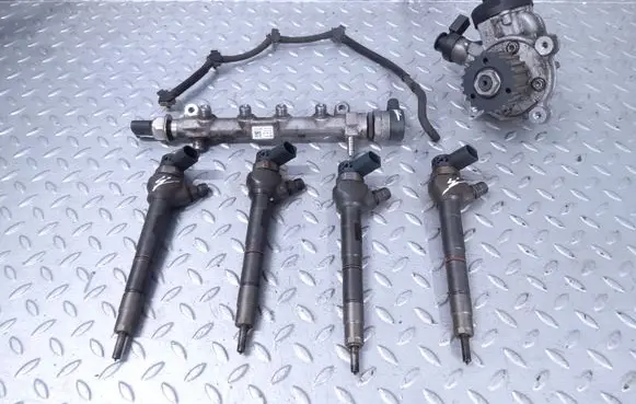 Skoda Octavia Mk3 (5E) Fuel injectors set 0445010537 04L130755D 0445110477