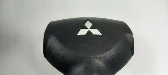 Mitsubishi Lancer X Steering wheel airbag
