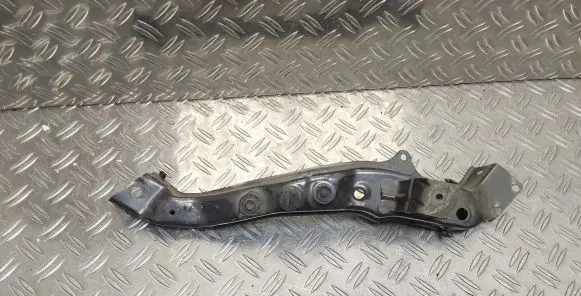 Toyota Auris 150 Headlight/headlamp mounting bracket