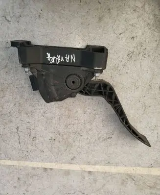 Nissan Navara D40 Accelerator throttle pedal 18002EA000