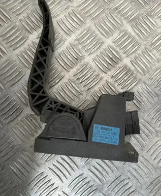 Mercedes-Benz Vito Viano W639 Accelerator throttle pedal 0281002563 A6393000704