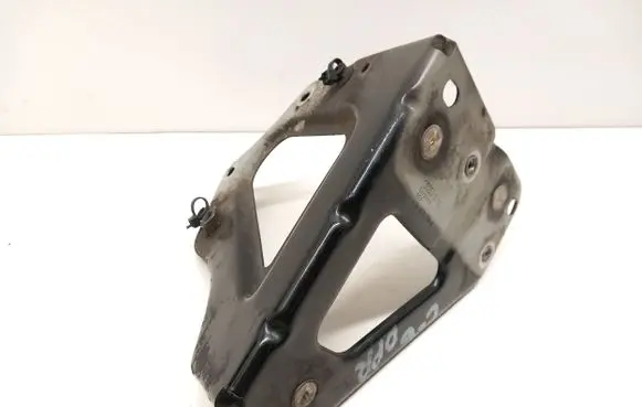Audi A6 S6 C6 4F Fender mounting bracket 4F0821136A