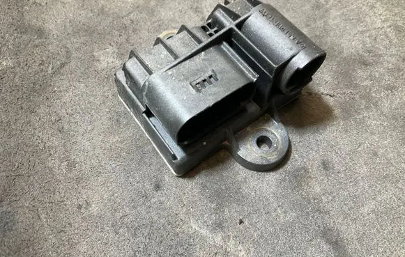 Glow plug pre-heat relay