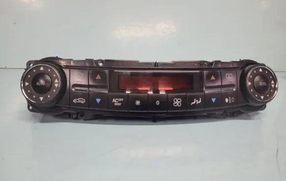 Mercedes-Benz E W211 Climate control unit 2118300685