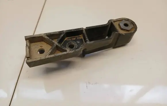Audi A6 S6 C6 4F Front bumper mounting bracket 4f0807772