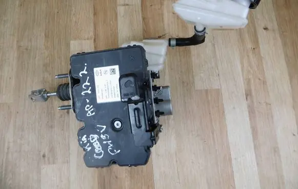 KIA Ceed Master brake cylinder 58500CR010