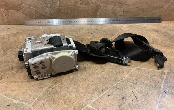 Mercedes-Benz ML W164 Front seatbelt A2518603786