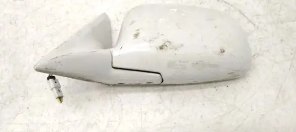 Mitsubishi Colt Front door electric wing mirror E201826