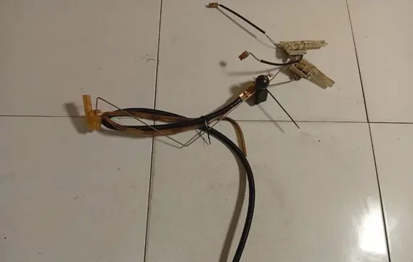 Volkswagen Touareg I Fuel level sensor 7L6919715
