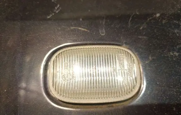 Toyota Corolla Verso AR10 Front fender indicator light 