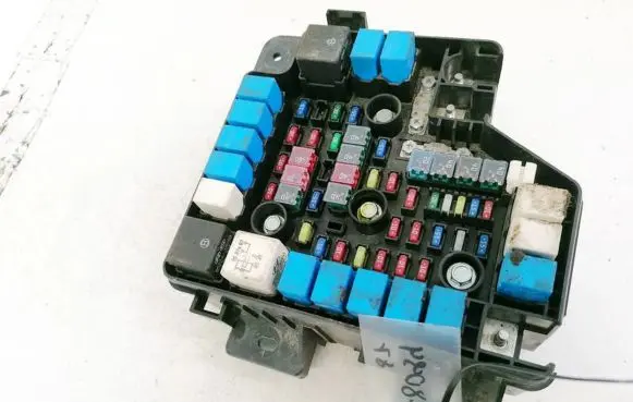 Hyundai Santa Fe Fuse box set 919502B100 91950-2B100
