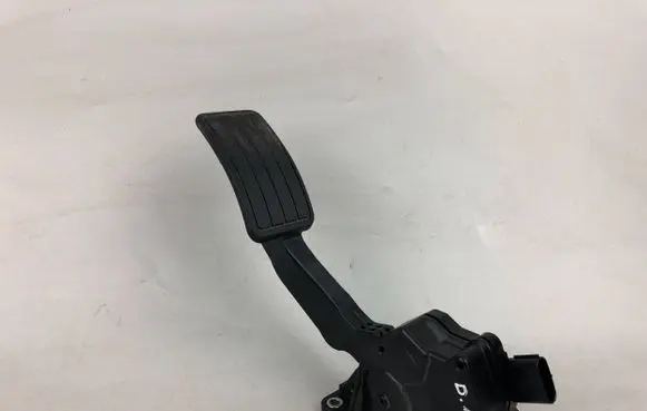 Subaru Outback (BS) Accelerator throttle pedal 36010AL070