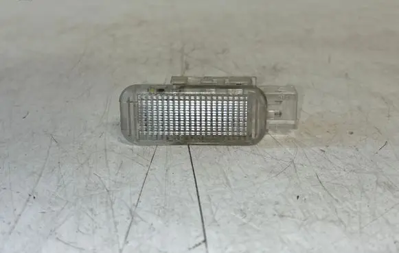 Audi A6 S6 C6 4F Front door interior light 8D094741