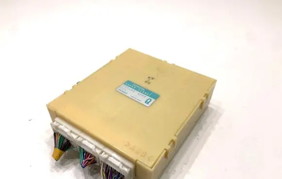 Toyota Land Cruiser (FJ75) Central body control module 8865060682