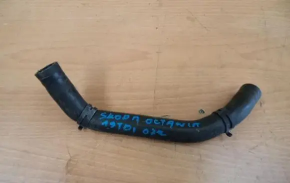 Skoda Octavia Mk2 (1Z) Engine coolant pipe/hose