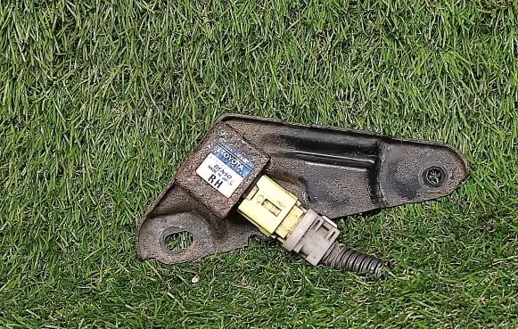 Toyota Prius (XW20) Airbag deployment crash/impact sensor 8917347040 2521000150