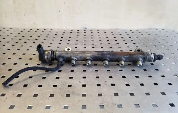 Fuel main line pipe