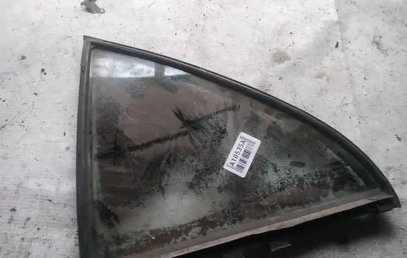 Toyota Avensis T250 Rear vent window glass as2