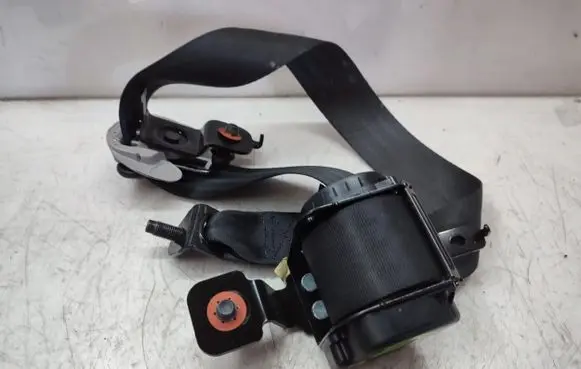 KIA Sportage Rear seatbelt 898103U200