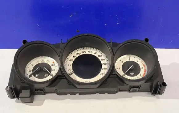 Mercedes-Benz CLS C218 X218 Speedometer (instrument cluster) A2189007302 2189013800