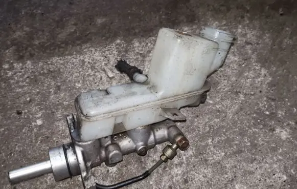 Mazda 6 Master brake cylinder