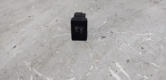 Lexus CT 200H Headlight level height control switch 134202