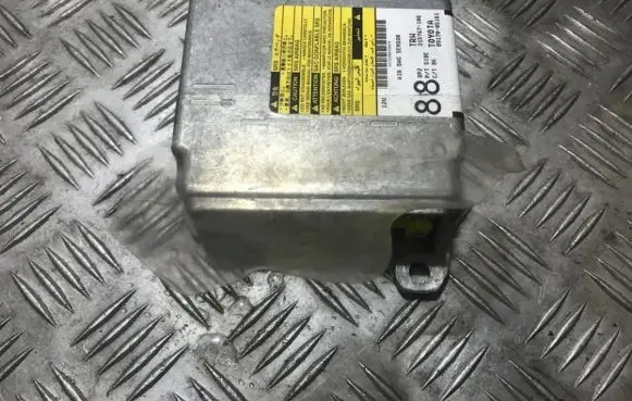 Toyota Avensis T250 Airbag control unit/module 8917005161 89170-05161