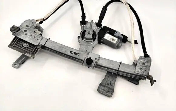 Peugeot 207 CC Front door electric window regulator 9680072080