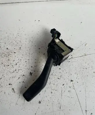 Volkswagen PASSAT B7 Indicator stalk 1K0953513