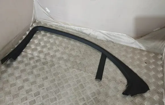 Mercedes-Benz S W222 Rear door glass trim molding A2227370171