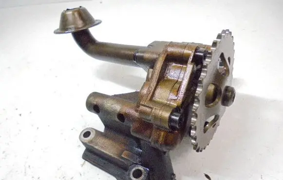 Volkswagen Touran I Oil pump 06A115105B