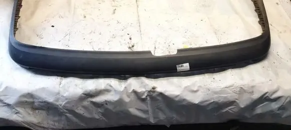 Front bumper lip