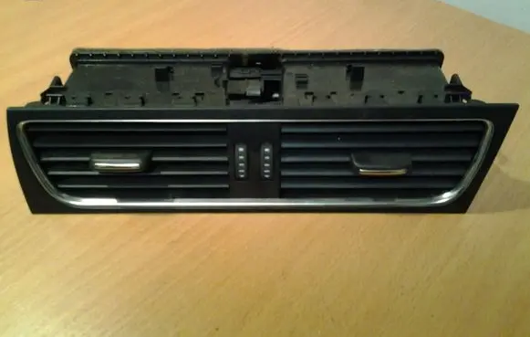 Audi A5 8T 8F Dash center air vent grill 8T2820951B