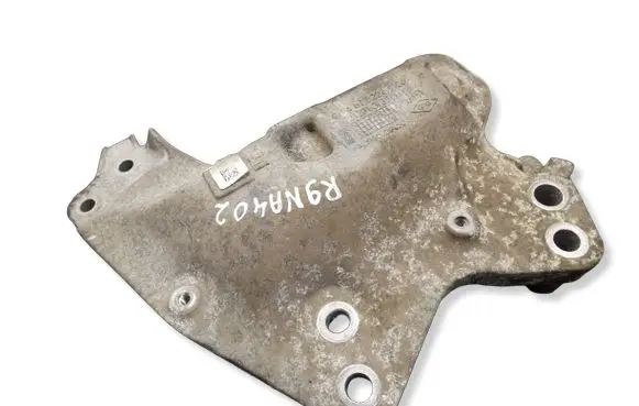 Mercedes-Benz Vito Viano W447 Engine mounting bracket 112313139R A6222240100