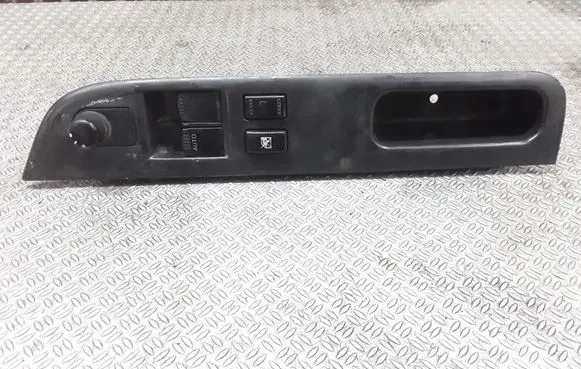 Suzuki Swift I Electric window control switch 8376262J1