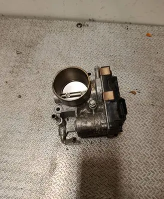 Renault Clio V Throttle valve