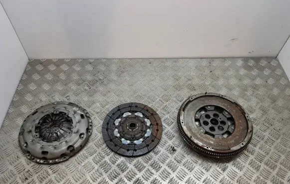 Audi Q3 8U Clutch set kit 06F141025