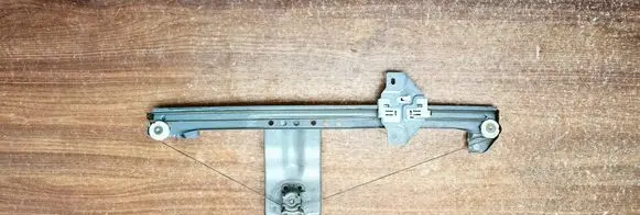 Dacia Lodgy Rear door manual window regulator 