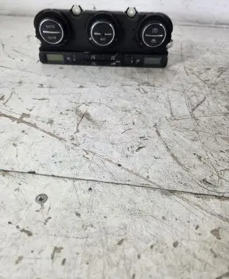 Volkswagen PASSAT B6 Climate control unit