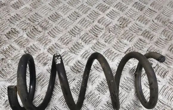 Nissan 370Z Rear coil spring