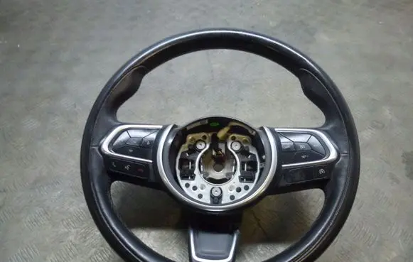 Fiat 500L Steering wheel