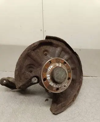 Rear wheel hub