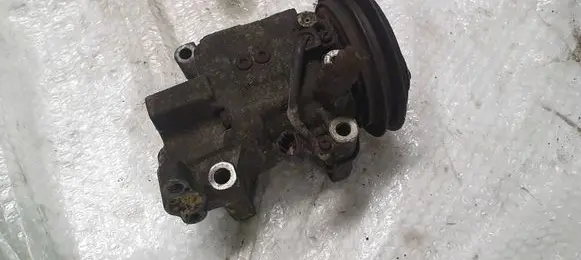 Nissan X-Trail T30 Air conditioning (A/C) compressor (pump) 926005M301