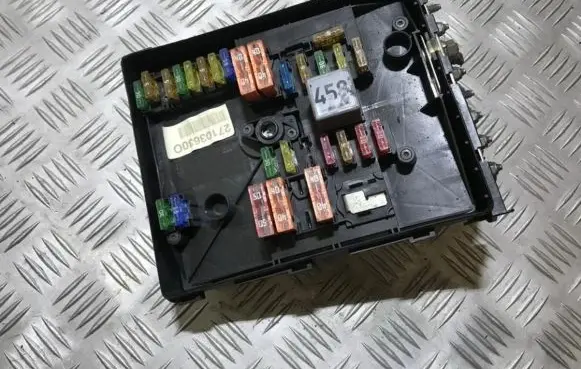 Volkswagen Golf Plus Fuse box set 1k0937125 017183071